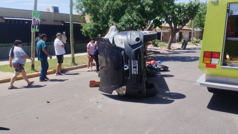 Choque en Guaymallén: cinco personas asistidas, entre ellas tres niños